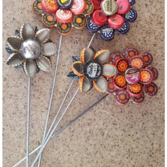 100 Beer Bottle Caps Mixed Lot Recycle Upcycle Craft Projects FREE SHIP - Picture 5 of 6